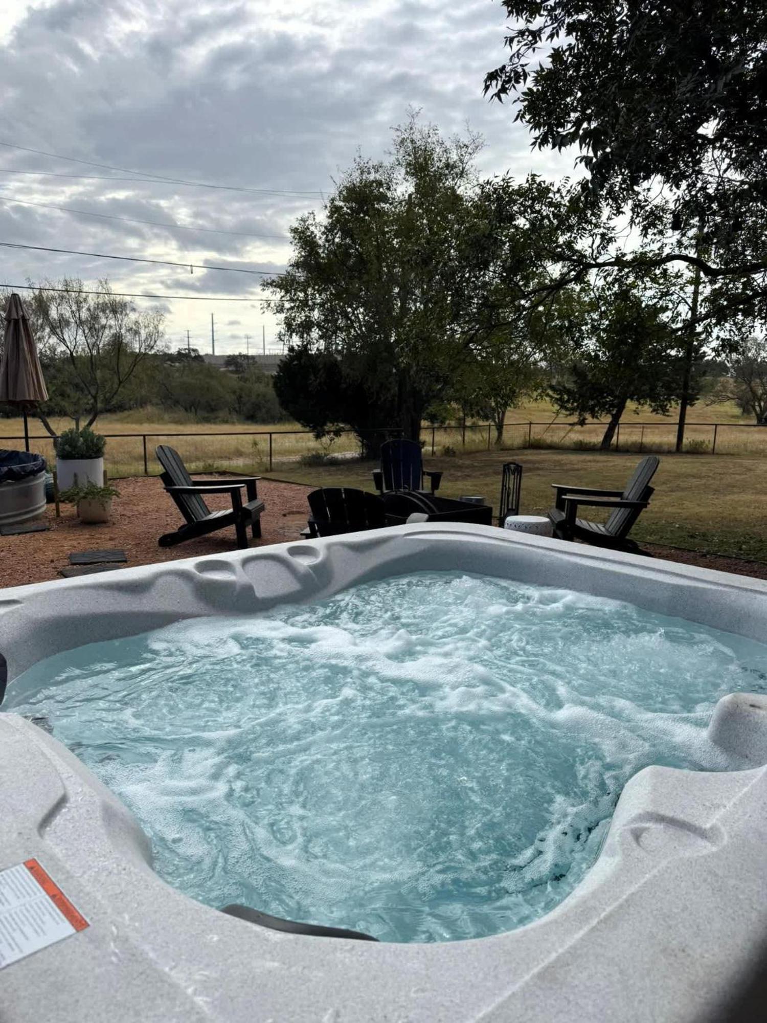 Container Haus Pet Friendly With Cowboy Pool Villa Fredericksburg Eksteriør bilde