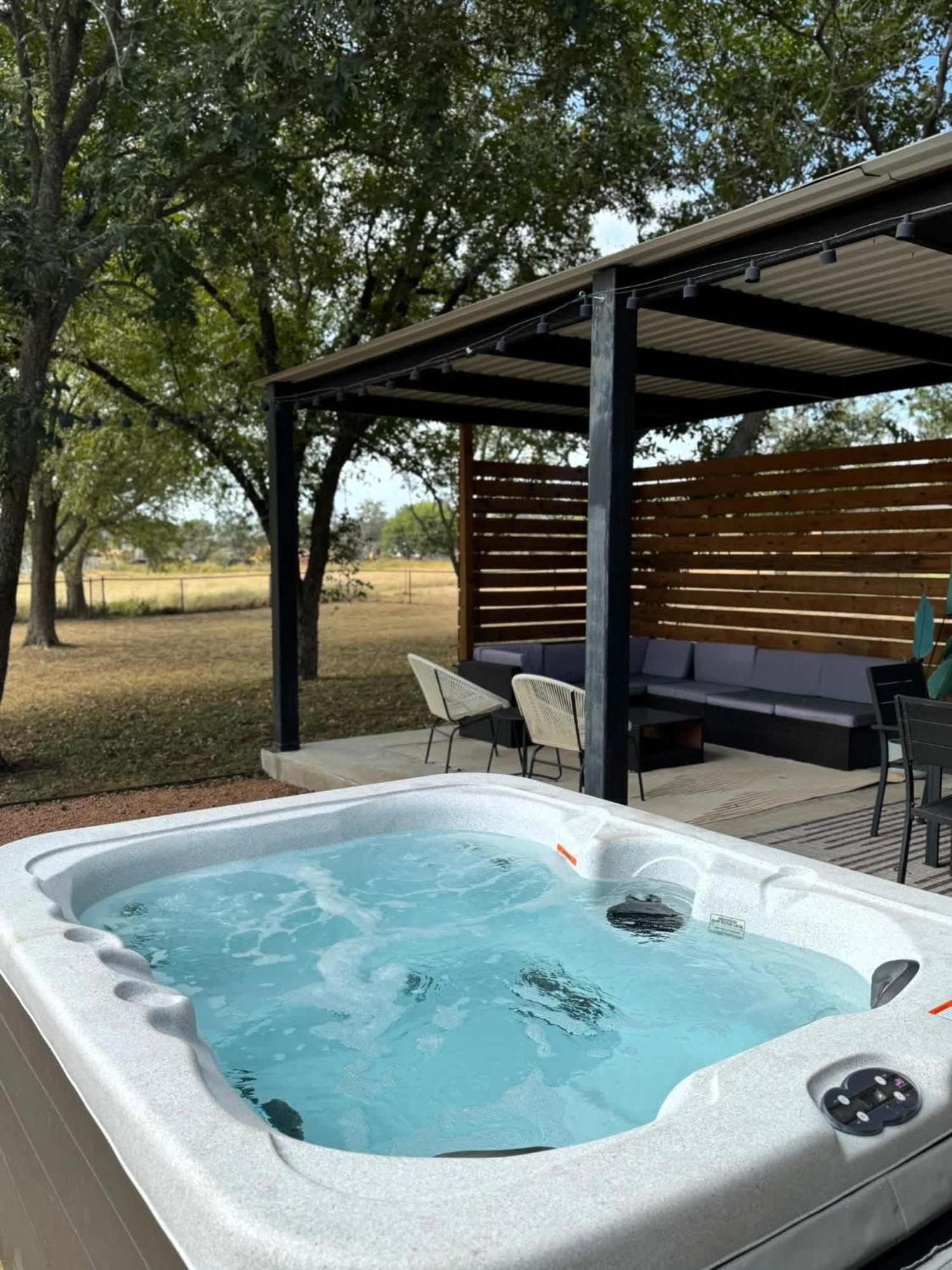 Container Haus Pet Friendly With Cowboy Pool Villa Fredericksburg Eksteriør bilde