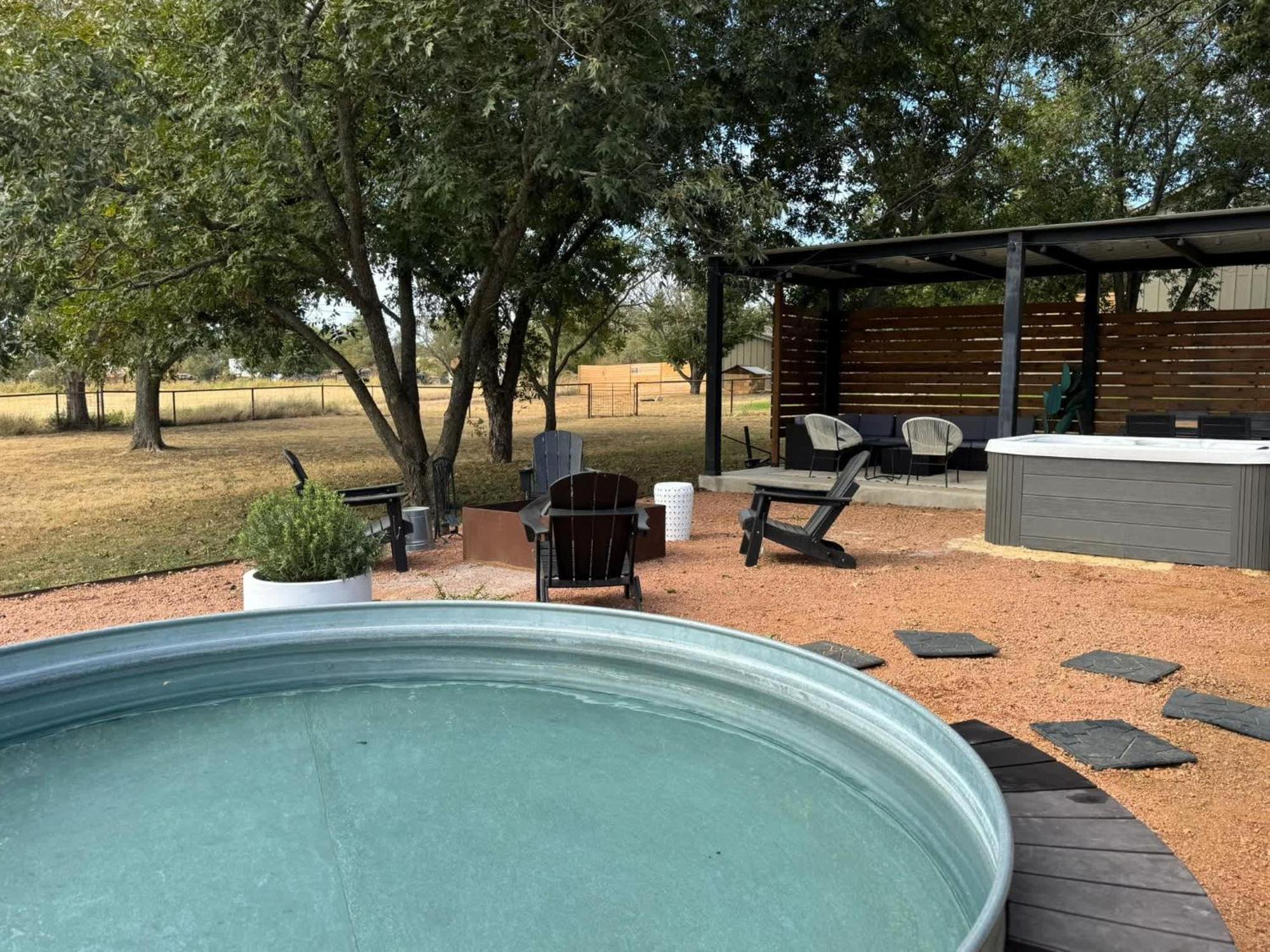 Container Haus Pet Friendly With Cowboy Pool Villa Fredericksburg Eksteriør bilde